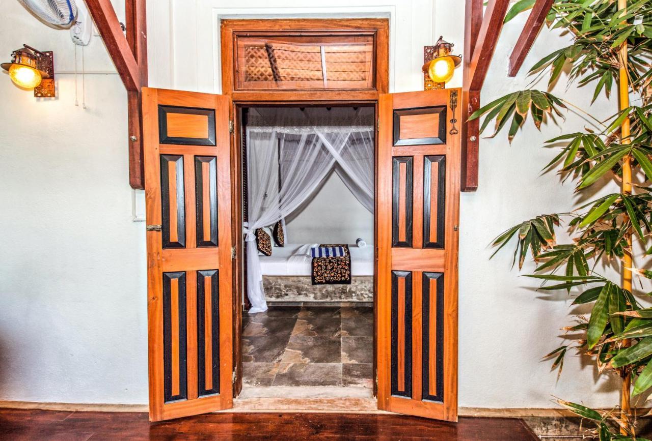 Waterland Hotel Negombo Eksteriør billede