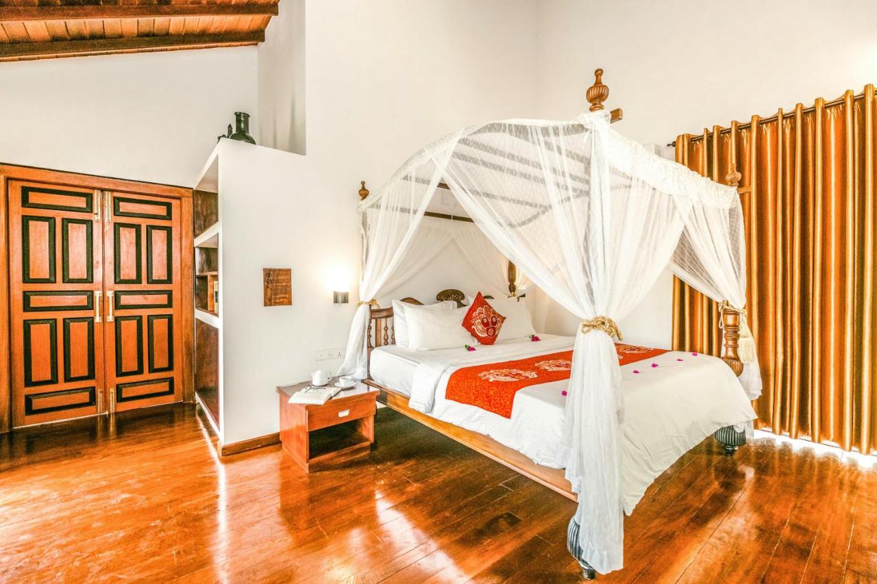 Waterland Hotel Negombo Eksteriør billede