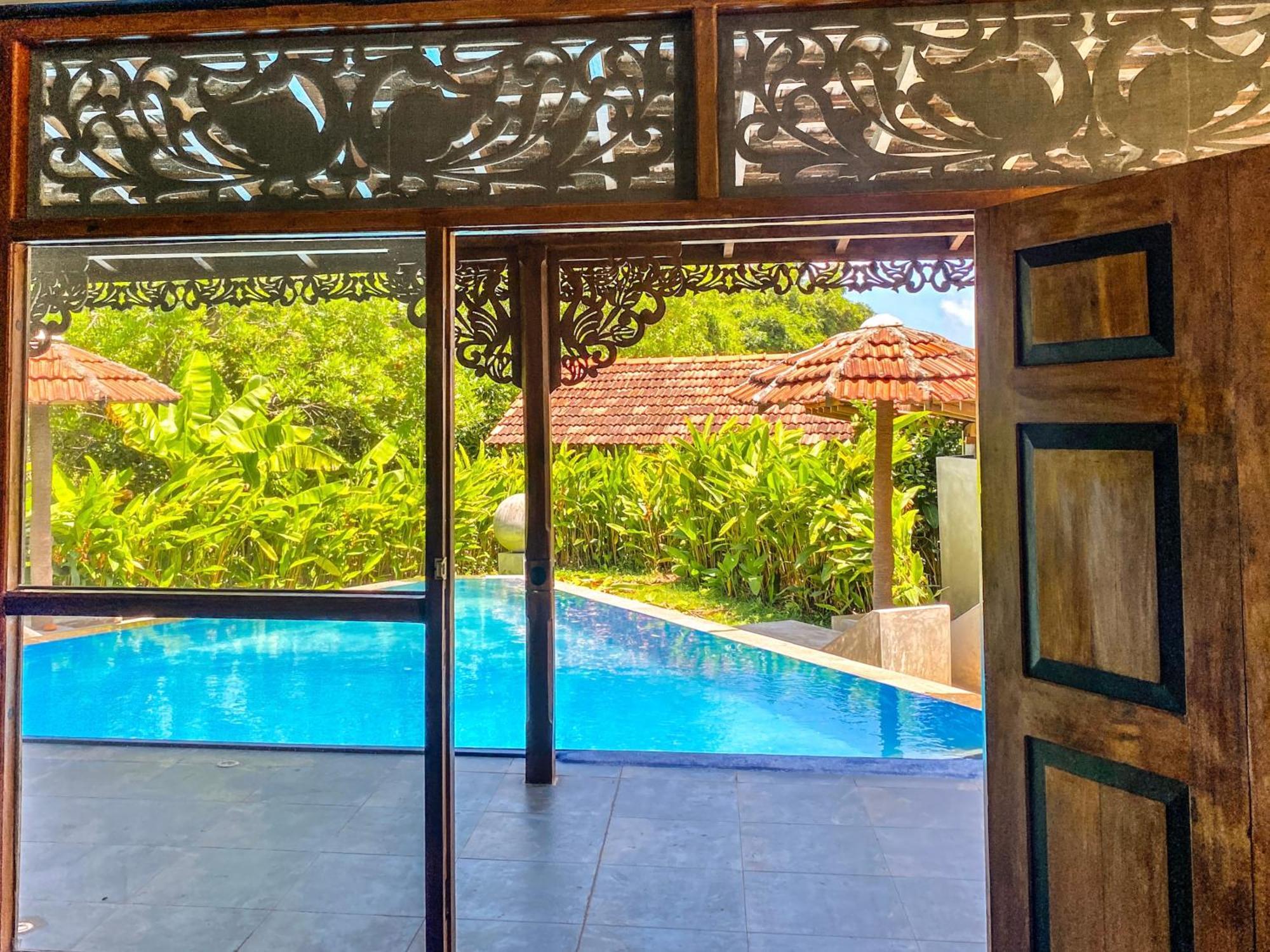 Waterland Hotel Negombo Eksteriør billede