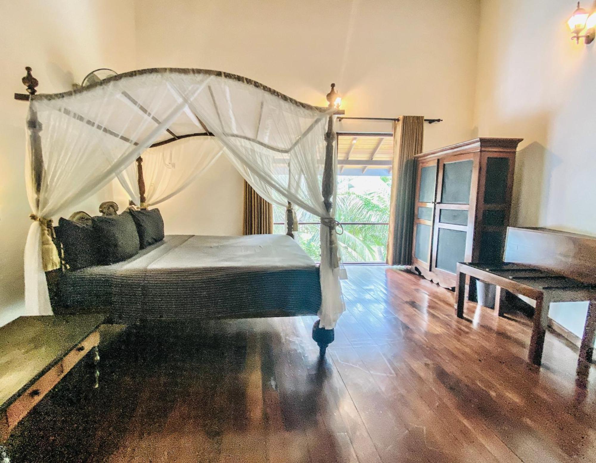Waterland Hotel Negombo Eksteriør billede