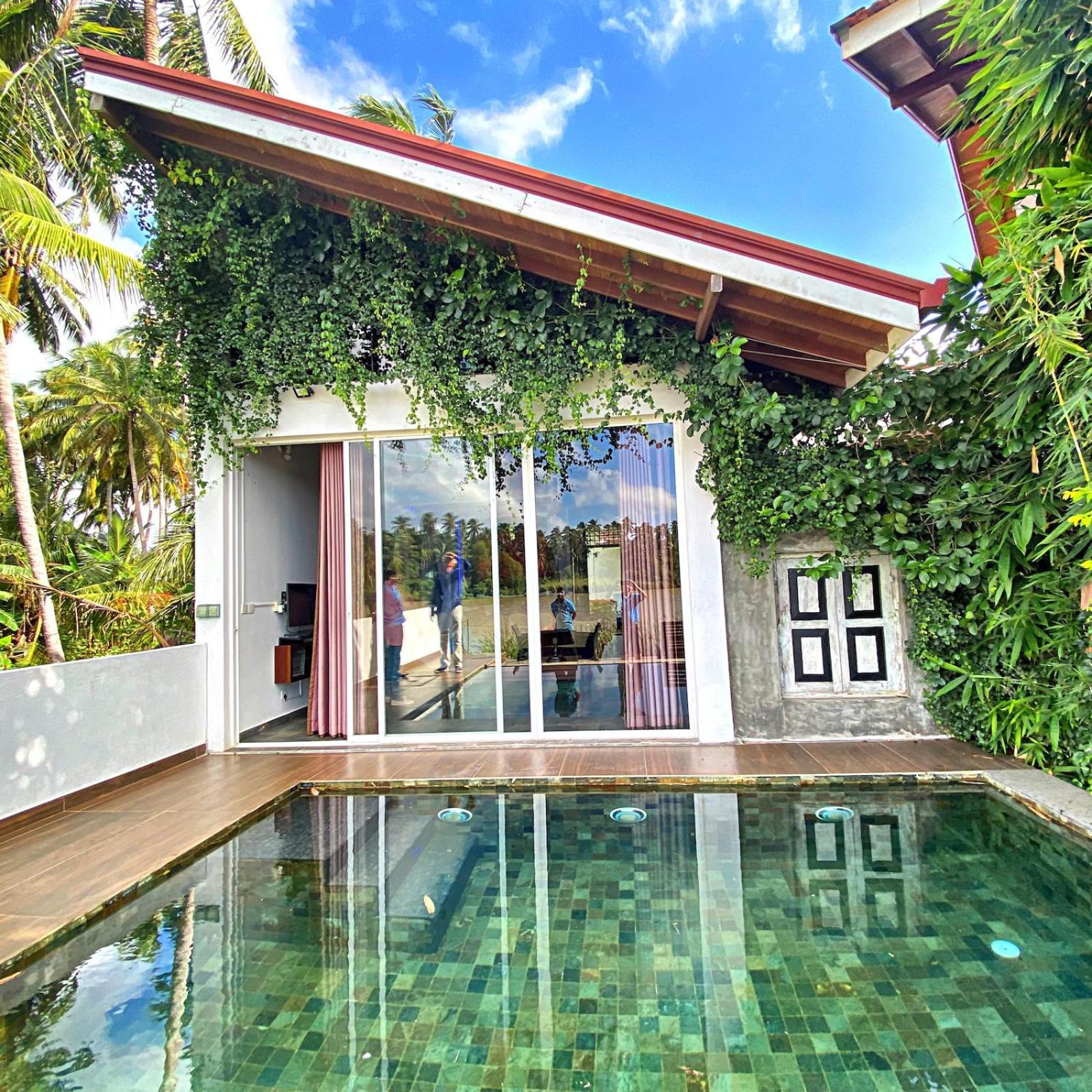 Waterland Hotel Negombo Eksteriør billede